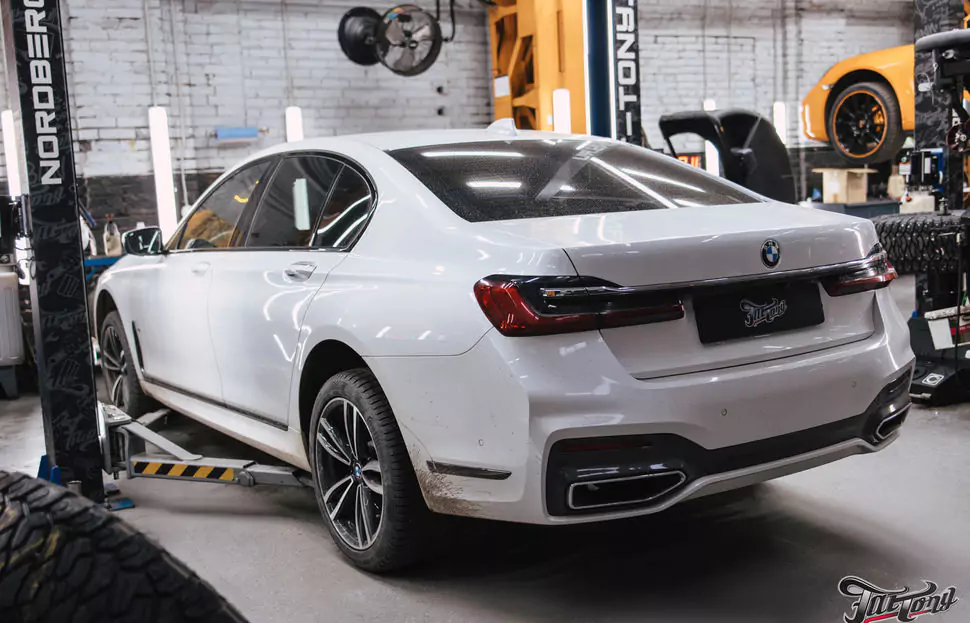 Провели техническое обслуживание BMW 7